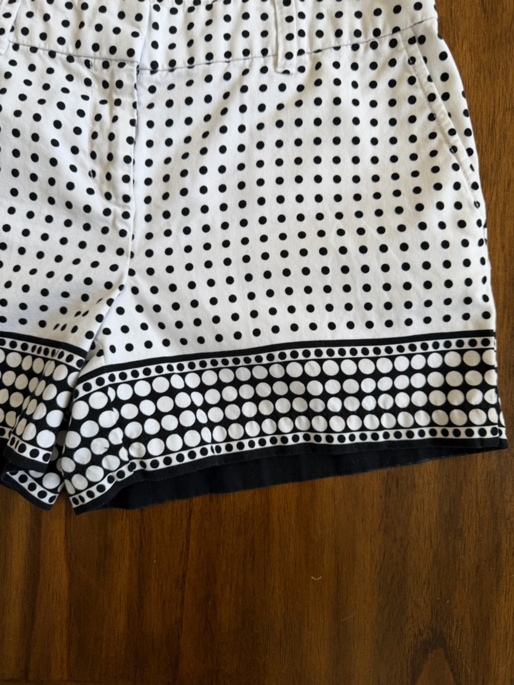 LOFT White Shorts with Black Polka Dot Border slash pockets - Picture 2 of 7